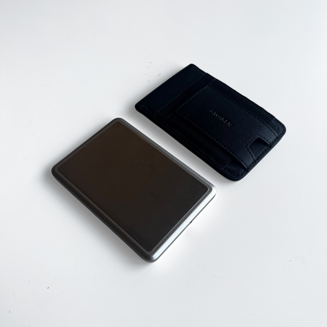 AWAKEN Plånbok med powerbank